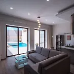 Margerita Modern House With Pool Feriehus