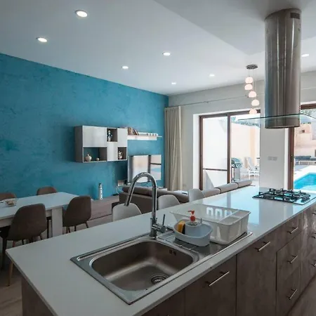 Margerita Modern House With Pool *