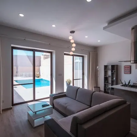 Margerita Modern House With Pool Holiday home