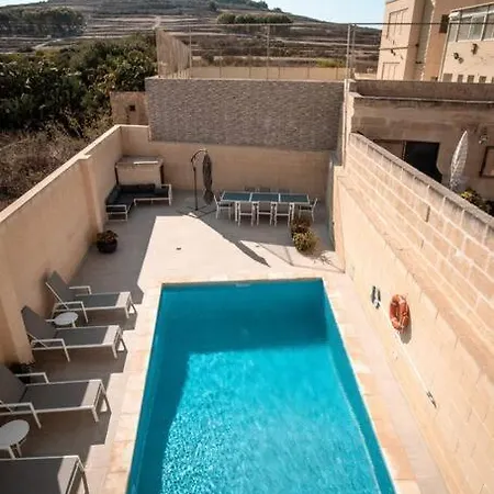 Nyaraló Margerita Modern House With Pool Għammar