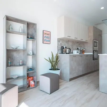 Margerita Modern House With Pool * Ghammar