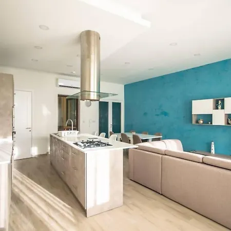 Margerita Modern House With Pool