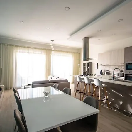 Nyaraló Margerita Modern House With Pool Għammar