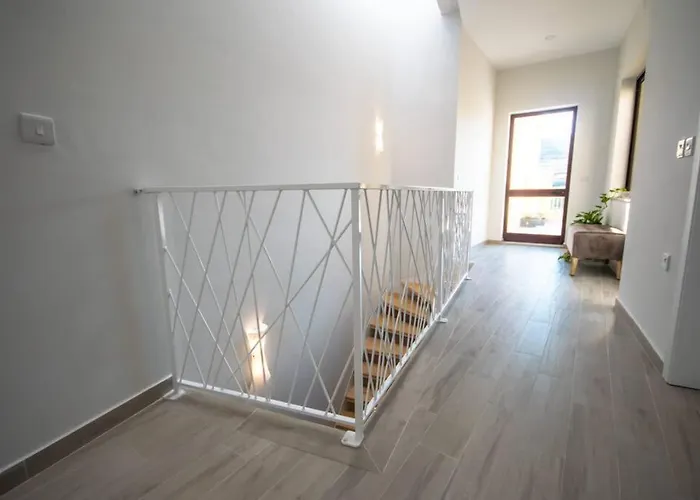 Vakantiehuis Margerita Modern House With Pool *