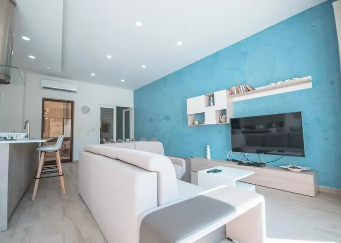 Vakantiehuis Margerita Modern House With Pool Ghammar