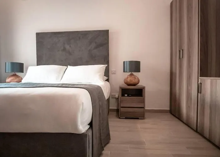 Margerita Modern House With Pool *