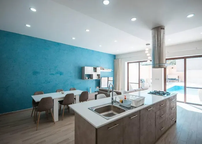 Vakantiehuis Margerita Modern House With Pool *